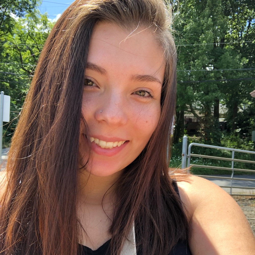 Meet your Posher, Danielle